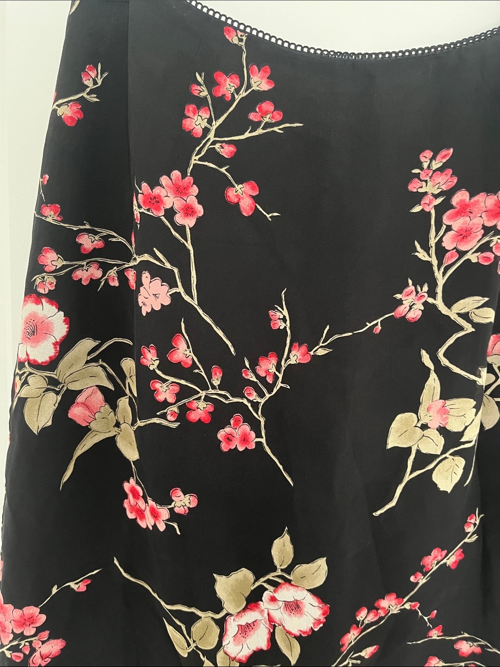 Spenser Jeremy Black Midi Skirt with Pink Floral Print - Picture 5 of 9
